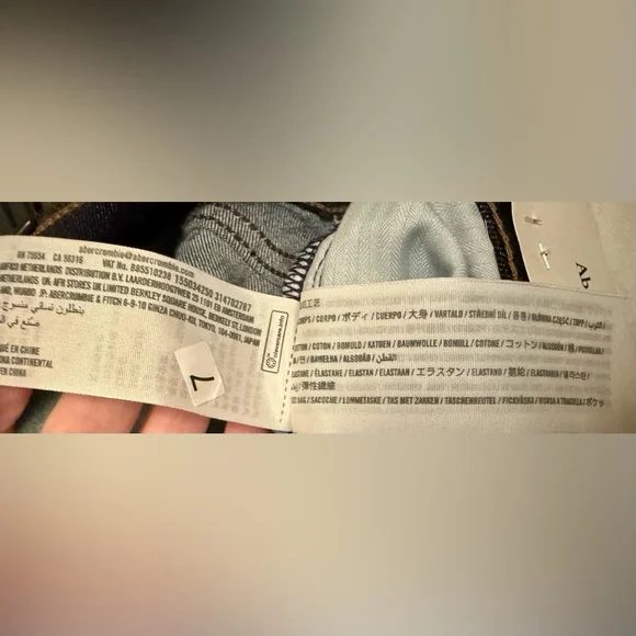 Abercrombie & Fitch Mid Rise Bootcut Jeans Dark Rinse Size 16 - 33 Short A&F - Picture 5 of 6